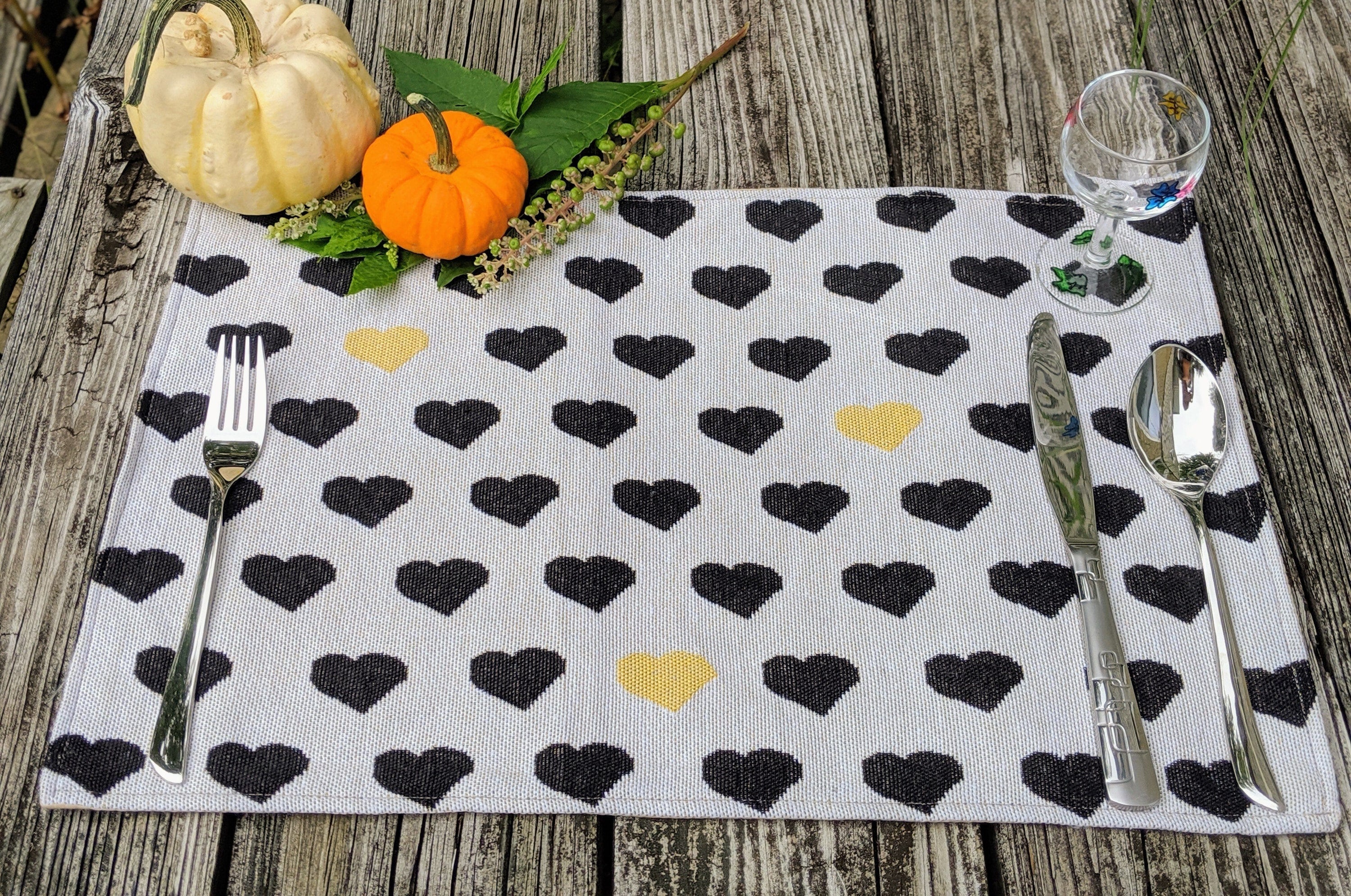 DaDa Bedding Set of 4-Pieces Valentine's day Yellow & Black Hearts
