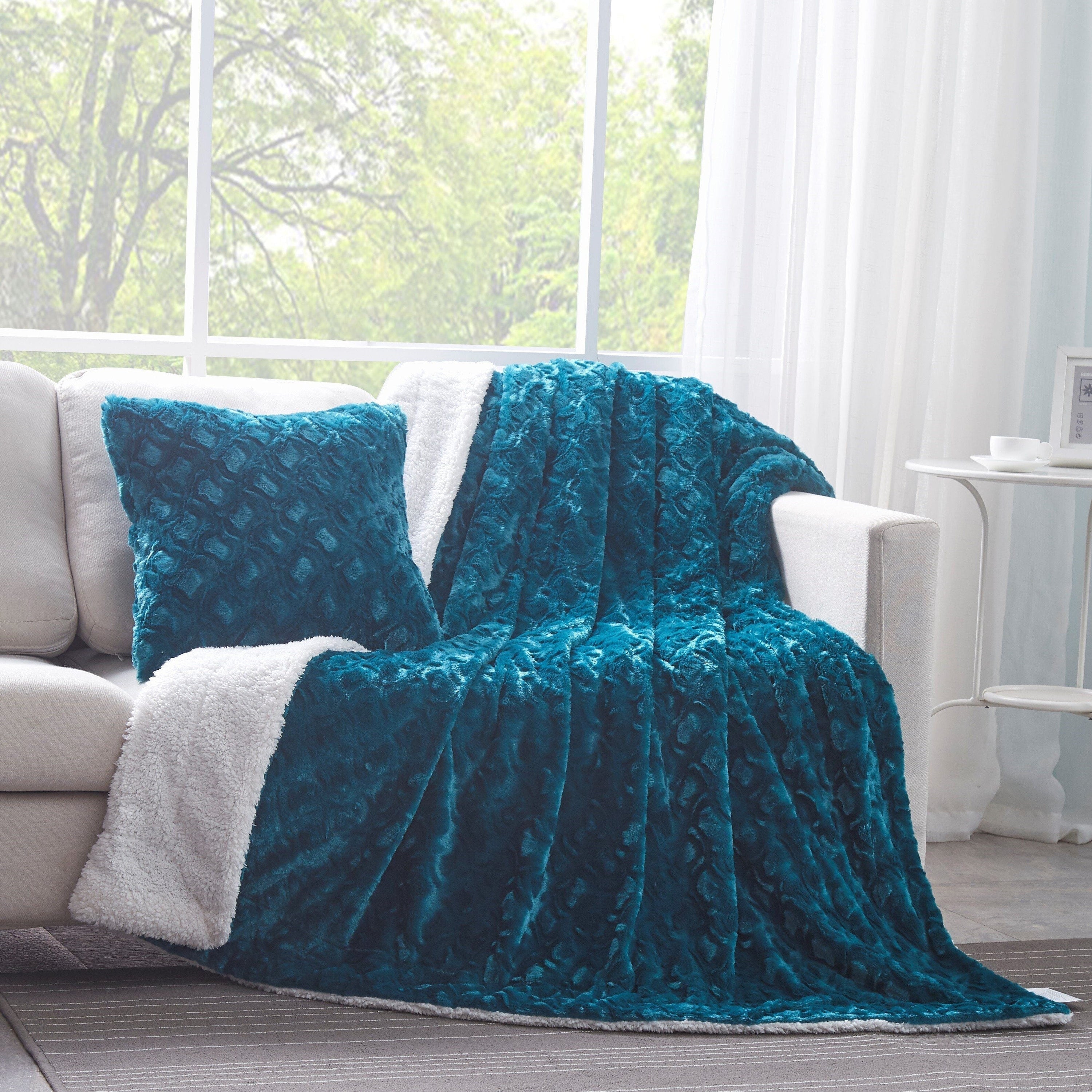DaDa Bedding Emerald Green Blue Faux Fur Pillow Cover