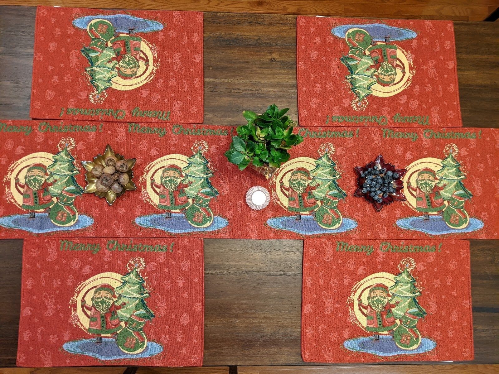 DaDa Bedding Set of 4-Pieces Red Santa Claus Christmas Tapestry