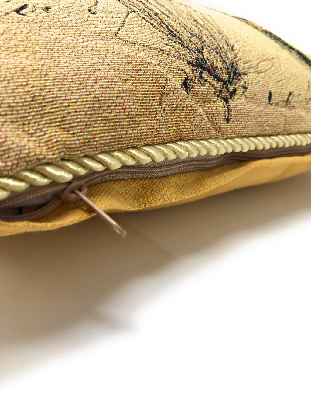 DaDa Bedding Dragonfly Dreams Elegant Insect Bug Throw Pillow Cushion